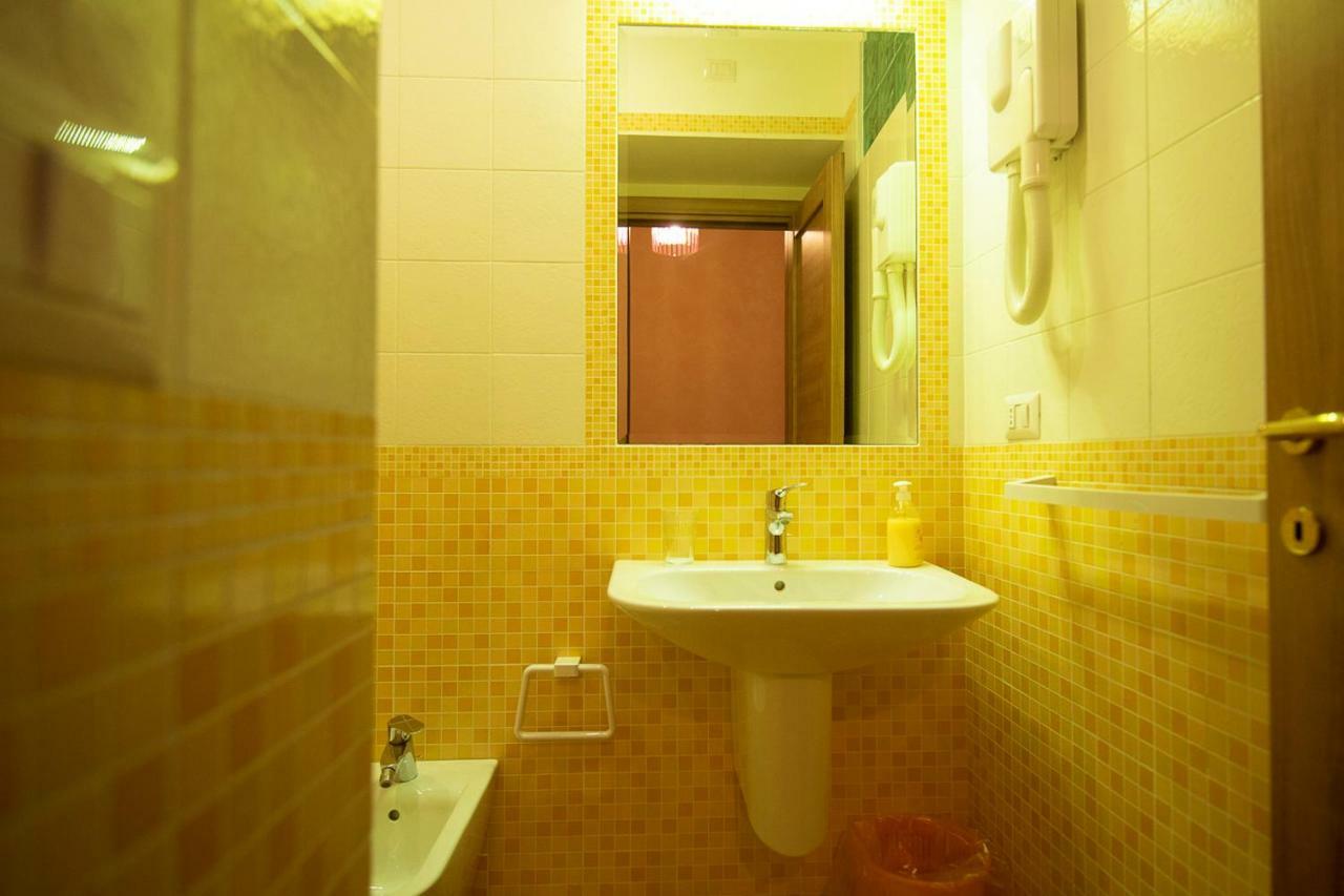 B&B Al Centro Storico เนเปิลส์ ภายนอก รูปภาพ